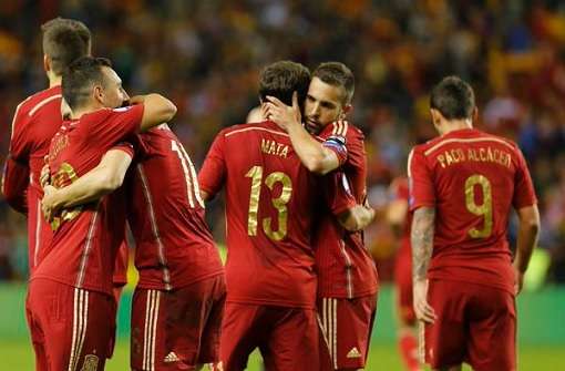 España vence 4-0 a Luxemburgo e Inglaterra 2-0 Estonia en las Eliminatorias Eurocopa 2016