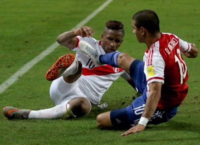 Perú vence 1-0 a Paraguay en las Eliminatorias de CONMEBOL 2018