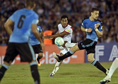 Uruguay vence 1-0 a Perú en las Eliminatorias CONMEBOL 2018