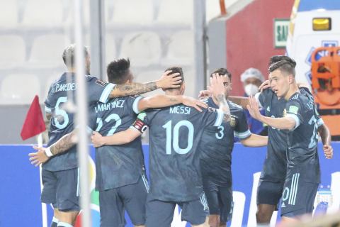 Perú vs Argentina 0-2 Jornada 4 Eliminatorias CONMEBOL 2022